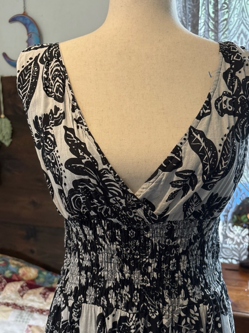 Jane Ashley Black & White Floral V-Neck Maxi Dress - Picture 7 of 7